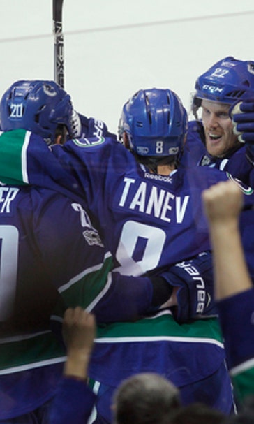 Tanev scores in overtime, Canucks edge Flames 2-1 (Feb 18, 2017)